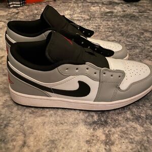 Jordan 1 Low Smoke Grey size 11